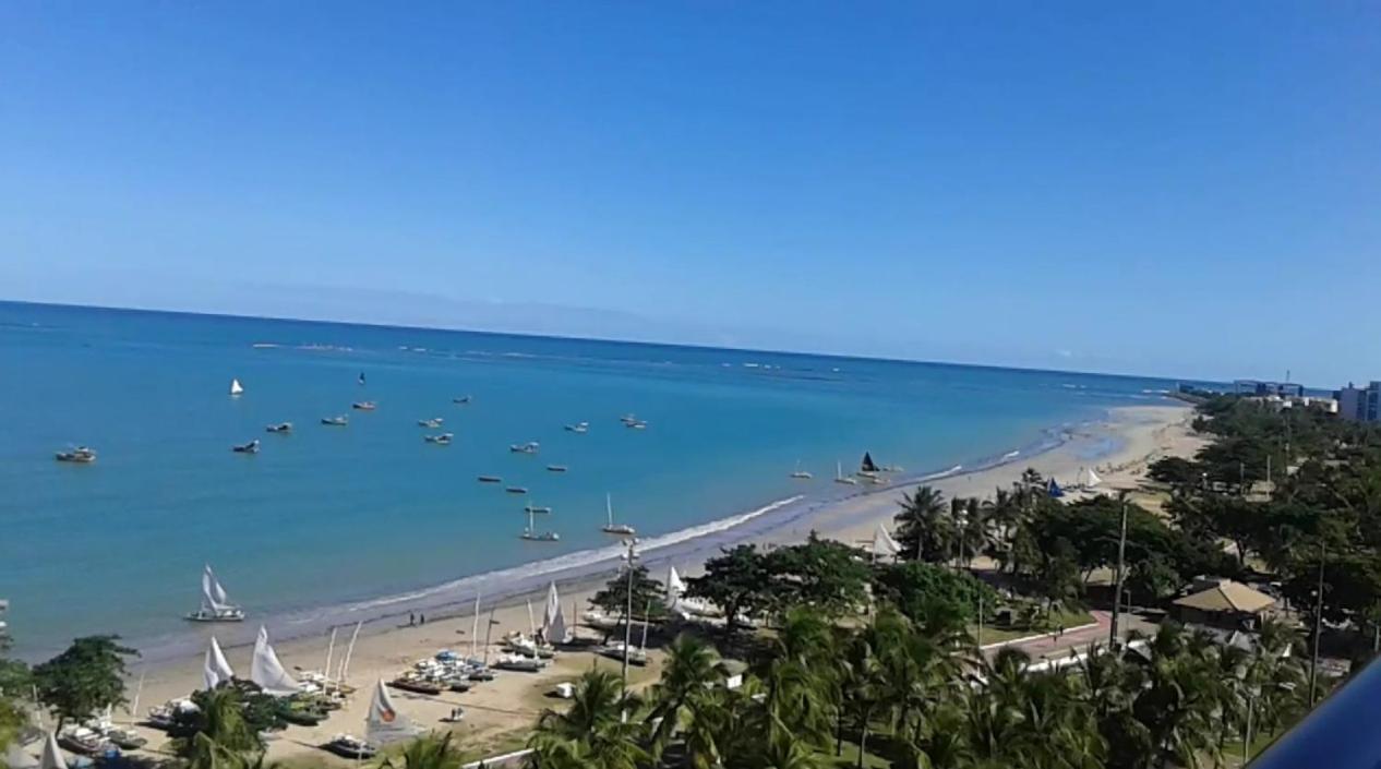 Na Beira Mar De Pajucara- Edif Neo- Apartamento Quarto E Sala- Tem Varanda - Vista Lateral Do Mar- Rua Julio Plech Filho 60 Esquina Com Avenida Doutor Antonio Gouveia - Consumo Eletrico E Pago No Ckeck-Out 1Kwh E 1,35 Reias Maceió Eksteriør bilde