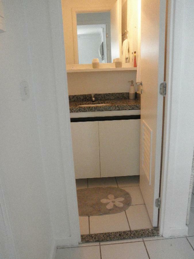 Na Beira Mar De Pajucara- Edif Neo- Apartamento Quarto E Sala- Tem Varanda - Vista Lateral Do Mar- Rua Julio Plech Filho 60 Esquina Com Avenida Doutor Antonio Gouveia - Consumo Eletrico E Pago No Ckeck-Out 1Kwh E 1,35 Reias Maceió Eksteriør bilde